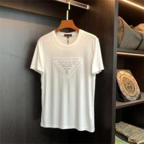 【2023年最新】プラダ コピー ❗ Tシャツ PRADA メンズ 三角形刺繡ロゴ イタリア輸入素材採用