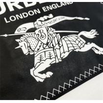 23年トレンド BURBERRY コピー ❓ Tシャツ バーバリー 馬と騎手 正方形ロゴ 100%コットン